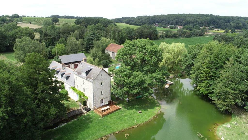 Le Moulin De Chareau Bed & Breakfast Reugny  ภายนอก รูปภาพ